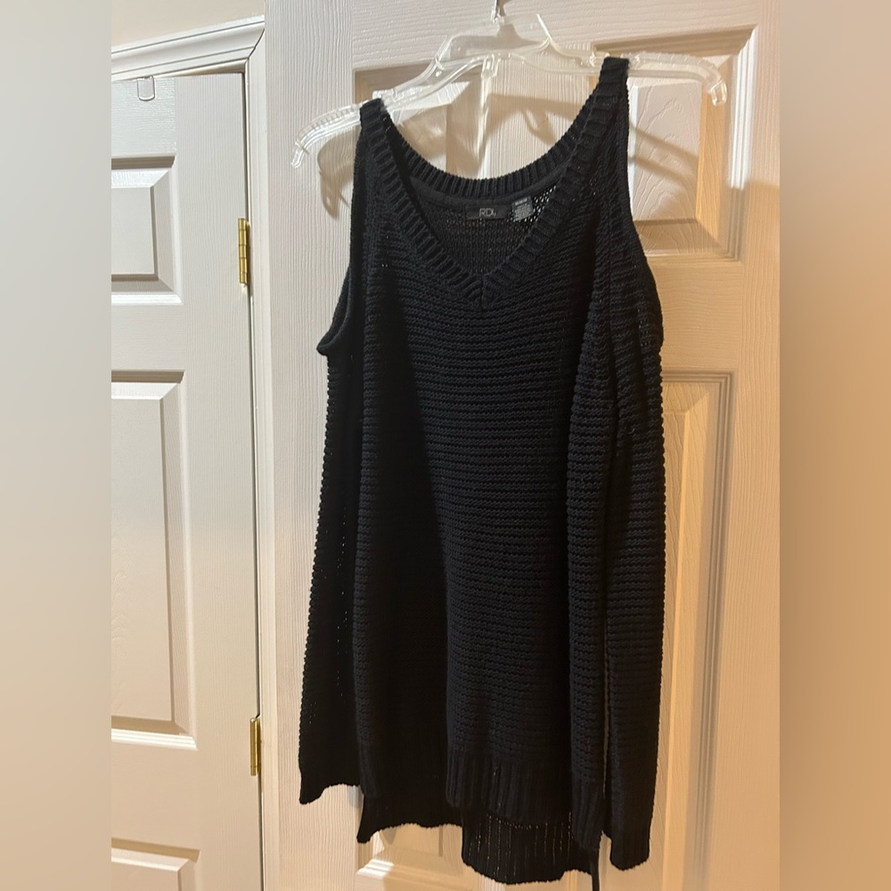 Textured knit cold shoulder sweater